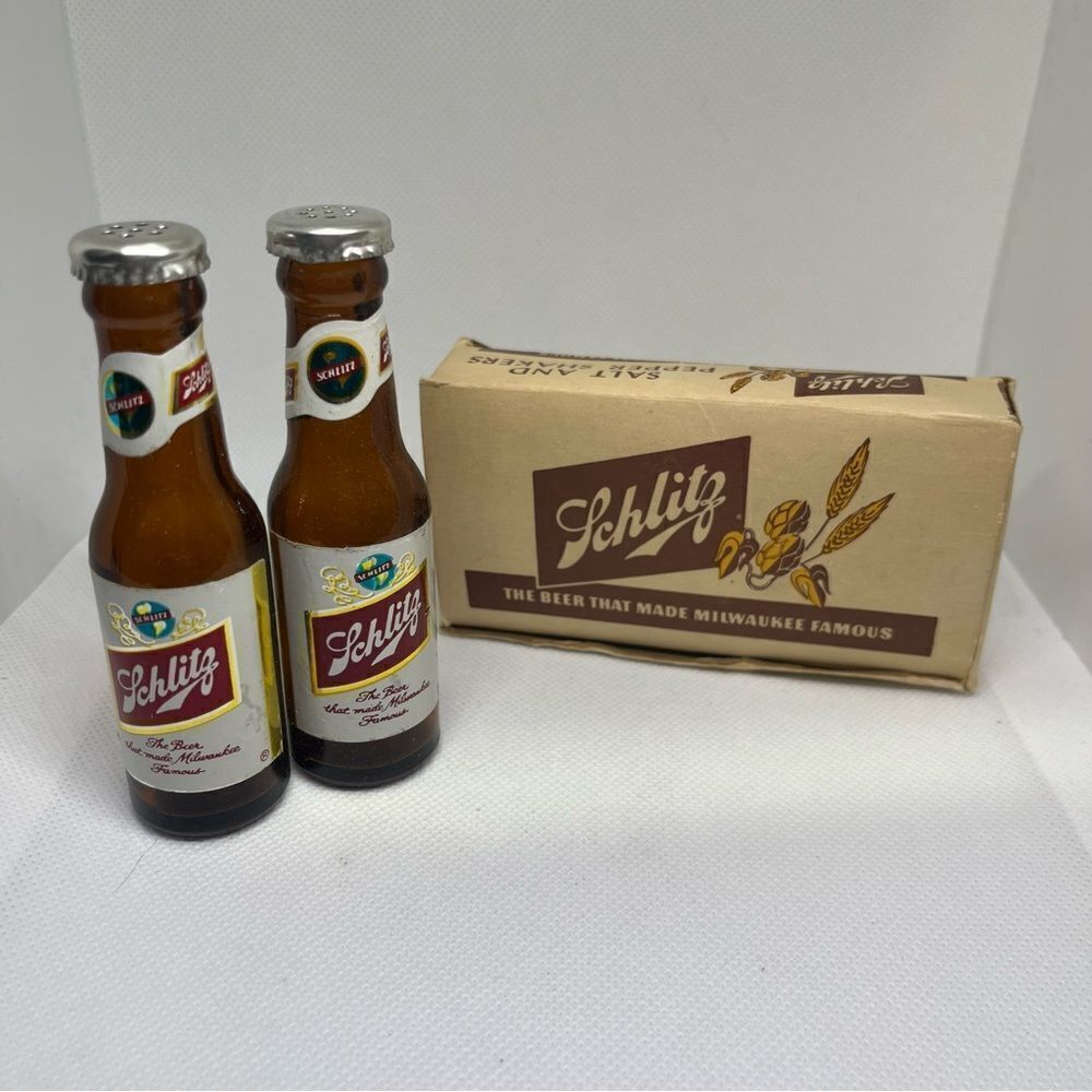 Vintage 1957 Schlitz Beer Bottle Salt And Pepper Shakers In‎ Original Box